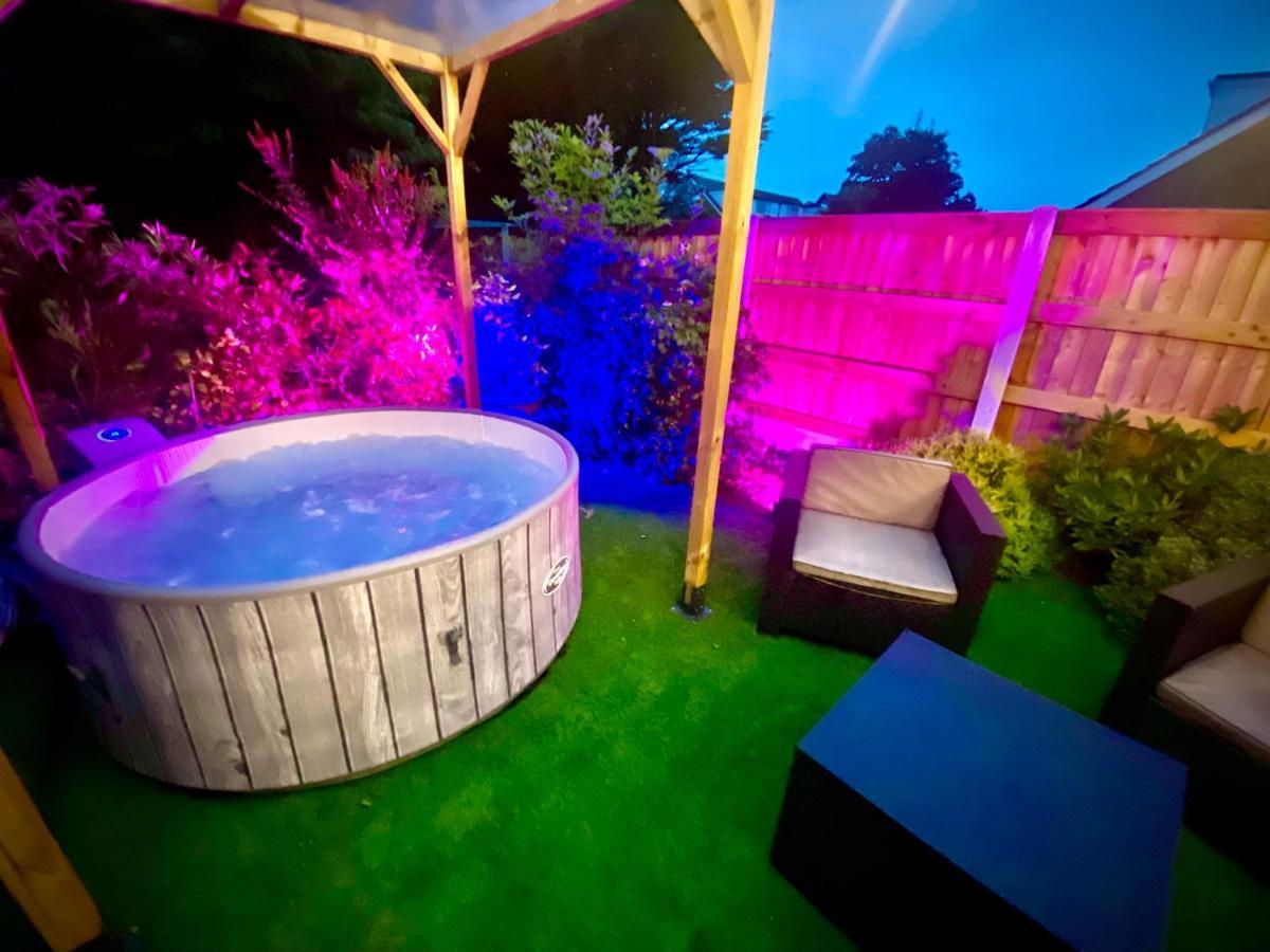 Remarkable 3-bed Hot Tub House In Holiday home Blackpool